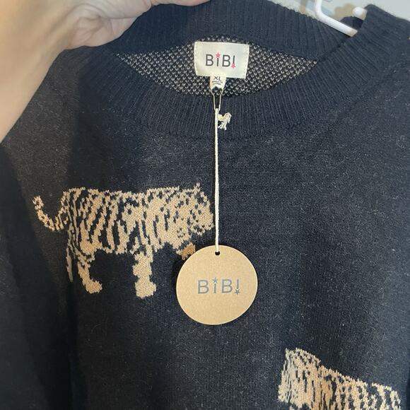 Bibi Black Tiger Pattern Pull Over Sweater Size XL Women’s Boutique Crew Neck - Picture 3 of 8